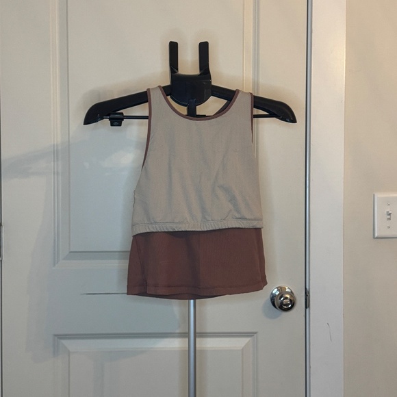 Vuori Ribbed Halo Performance Crop Tank – Mauve – Size M - Picture 3 of 3